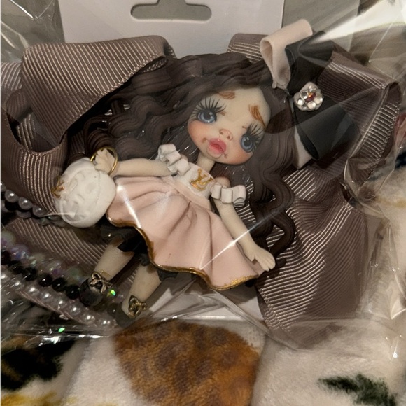 Handmade Bows Disney, Pixar assorted Characters, colors, clay, light weight - Picture 5 of 9